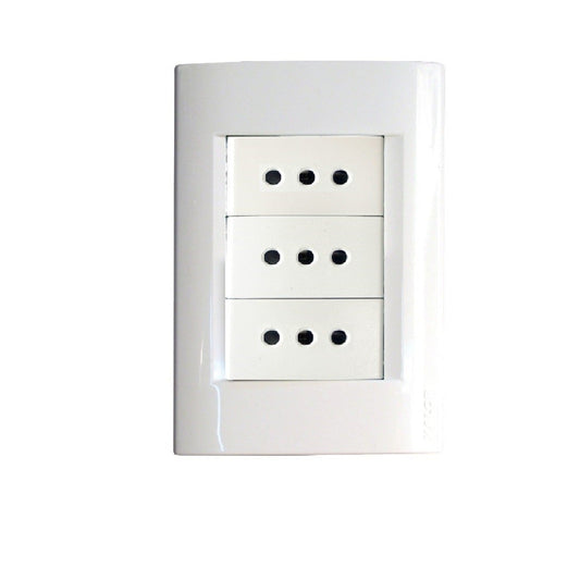 Conjunto Enchufe Hembra Triple 2P + T termoplástica Blanco